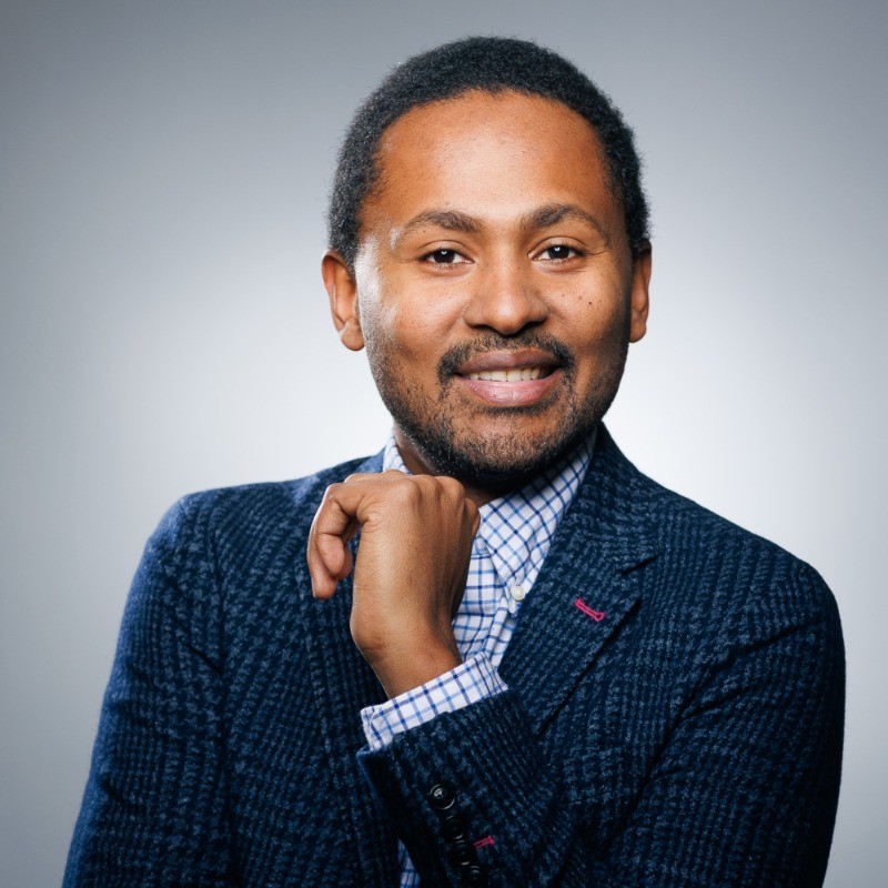 Maxim ABOUARICHE - Growth Marketer spécialisée dans le luxe